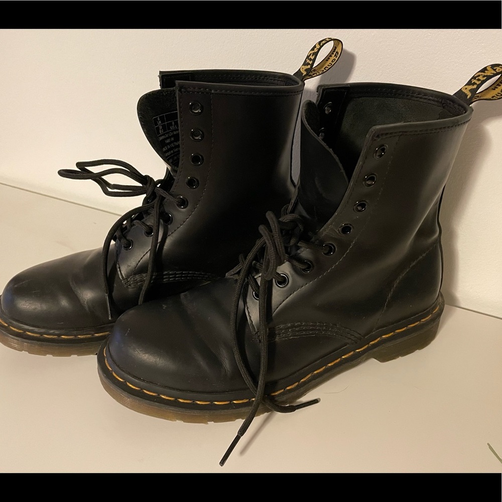 Dr. Martens Womens combat boot size 8